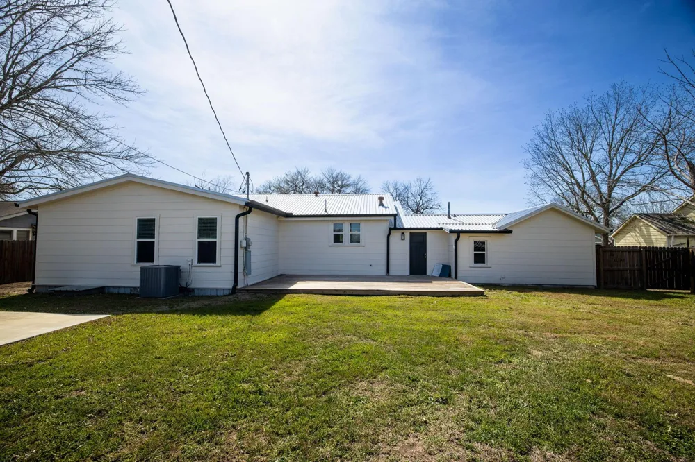 215 Paulus Street Schulenburg, TX 78956