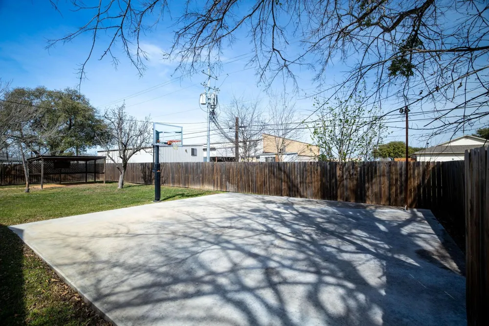 215 Paulus Street Schulenburg, TX 78956