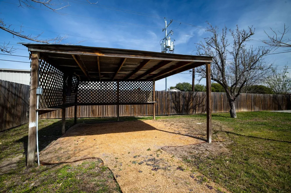 215 Paulus Street Schulenburg, TX 78956