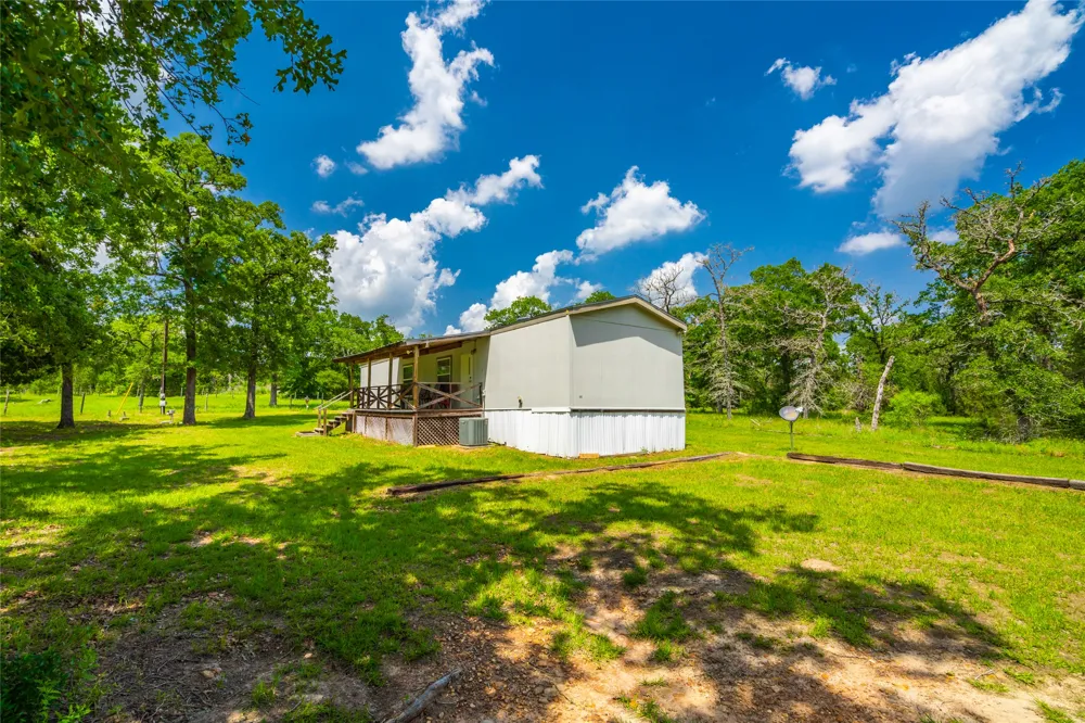 677 Old Antioch Road Smithville, TX 78957