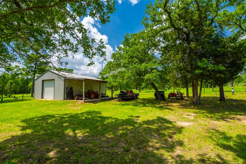 677 Old Antioch Road Smithville, TX 78957