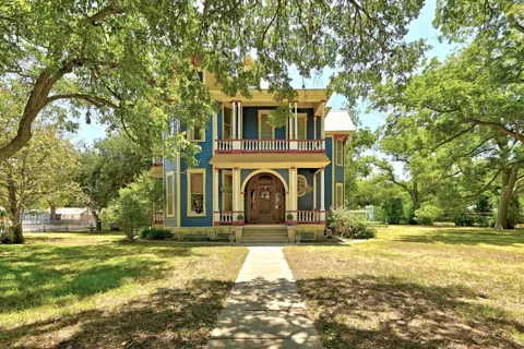 624 Saint Louis Street