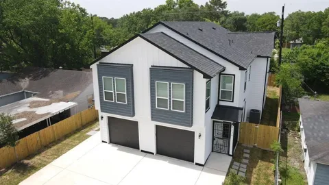 5126 Lyndhurst Drive #B