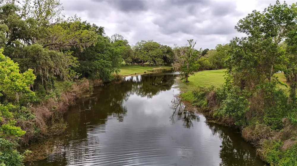 1207 Mill Road Angleton, TX 77515