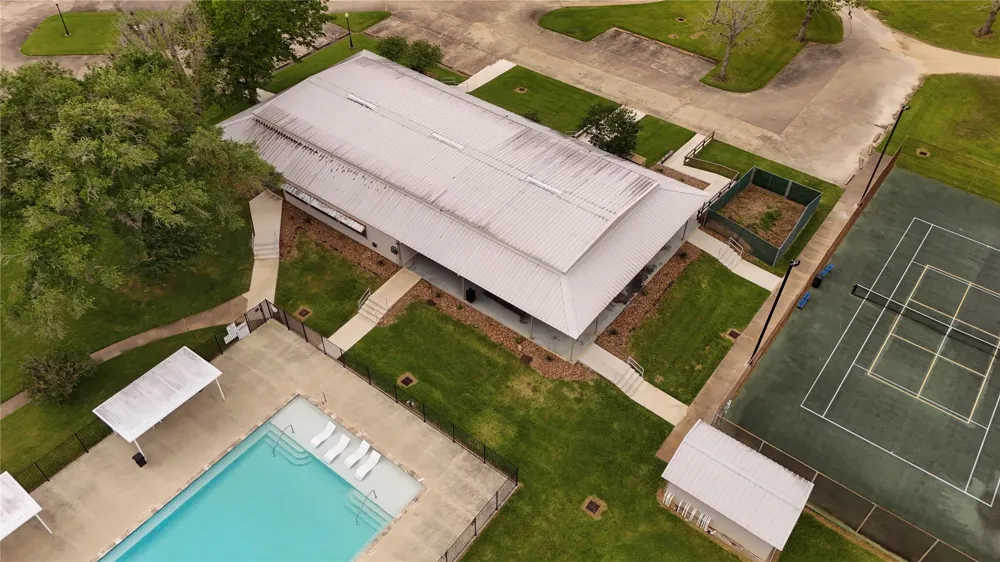 1207 Mill Road Angleton, TX 77515