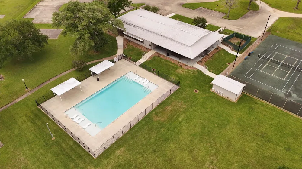 1207 Mill Road Angleton, TX 77515