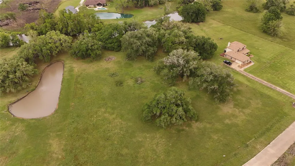 1207 Mill Road Angleton, TX 77515