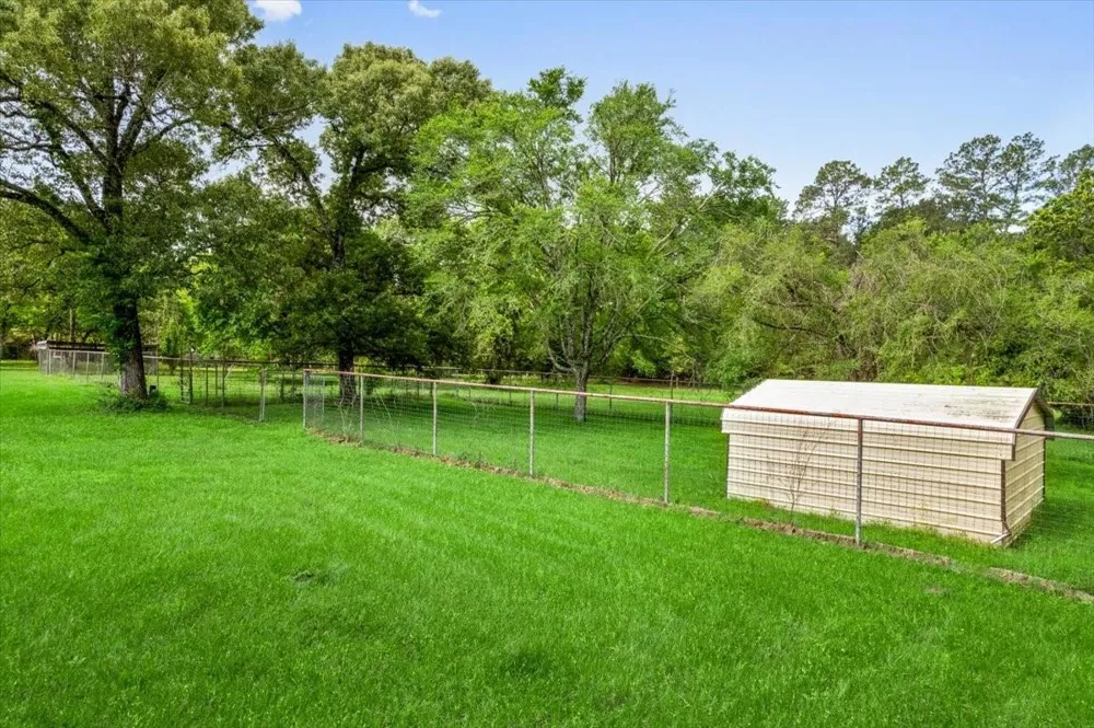 8172 County Road 208 Navasota, TX 77868