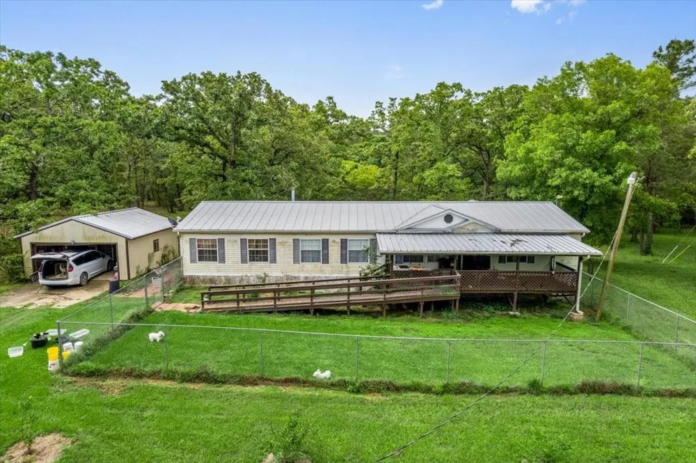 8172 County Road 208 Navasota, TX 77868