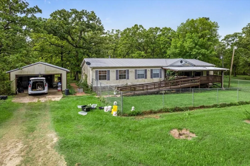 8172 County Road 208 Navasota, TX 77868