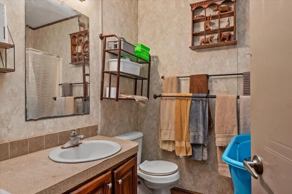 8172 County Road 208 Navasota, TX 77868