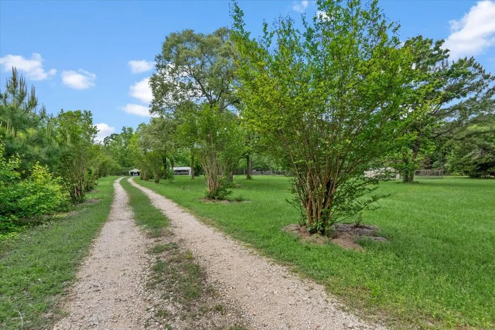 8172 County Road 208 Navasota, TX 77868