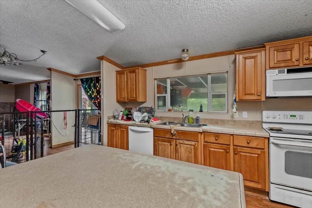 8172 County Road 208 Navasota, TX 77868