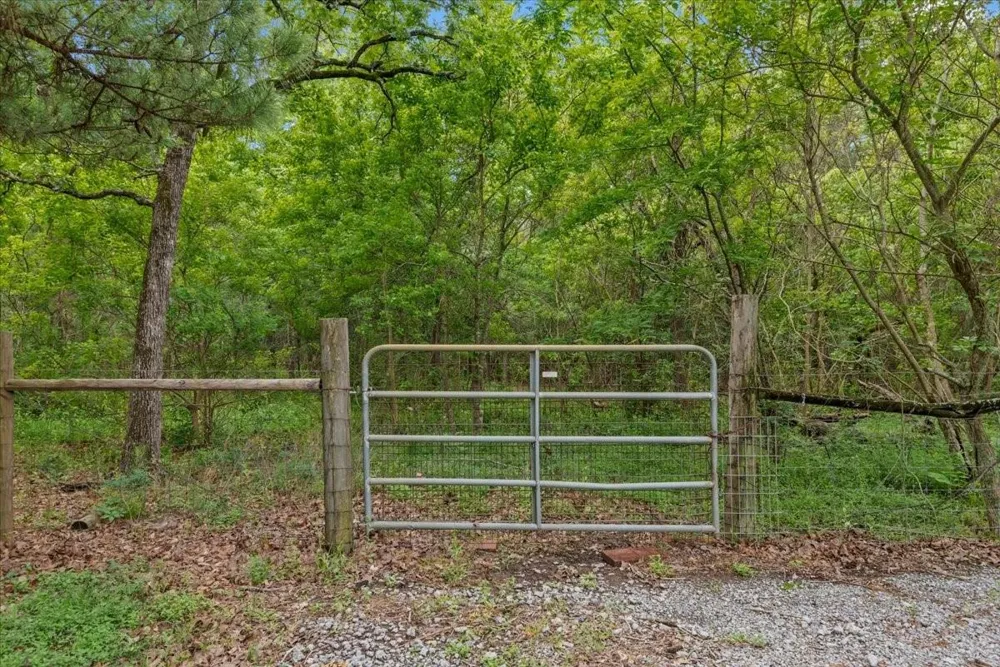 8172 County Road 208 Navasota, TX 77868