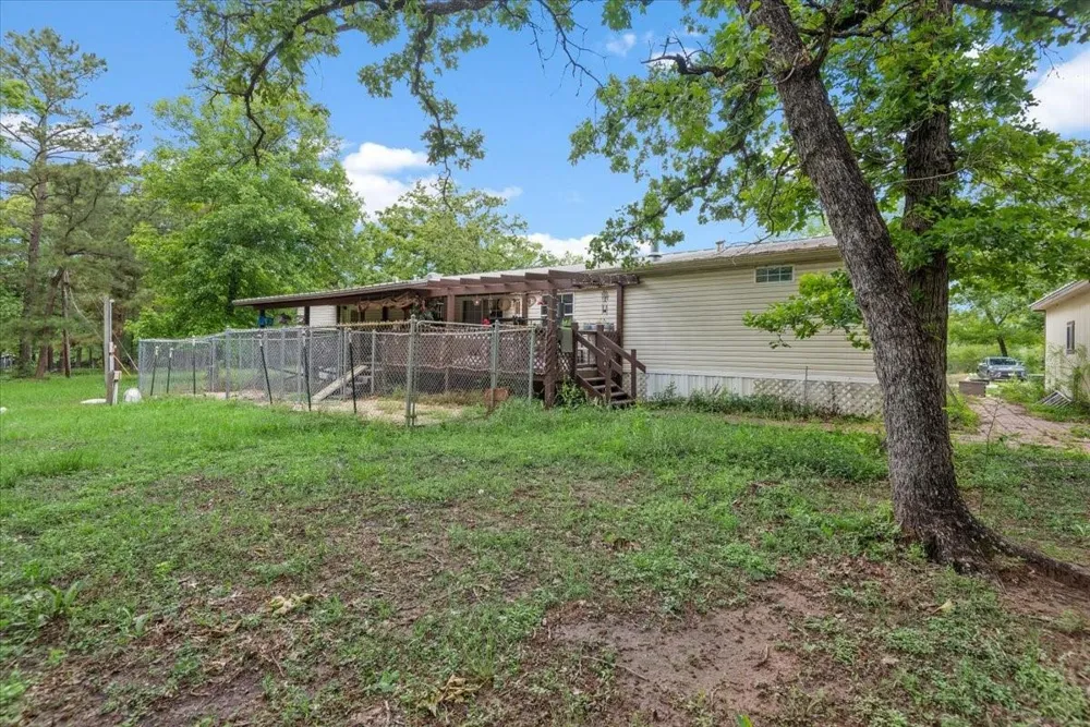 8172 County Road 208 Navasota, TX 77868