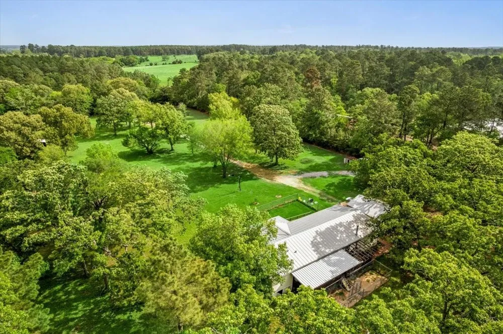 8172 County Road 208 Navasota, TX 77868