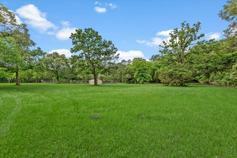 8172 County Road 208 Navasota, TX 77868