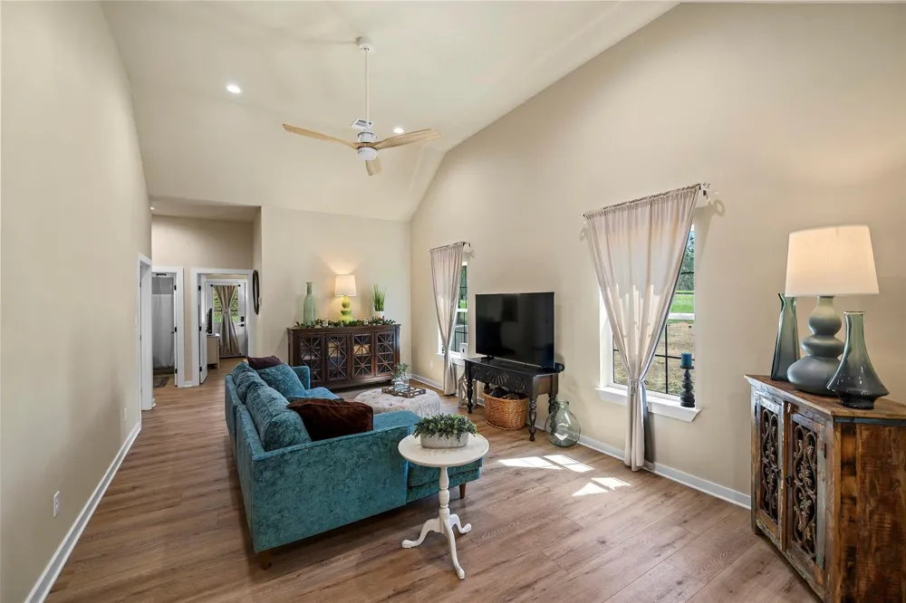 7278 Chadwick Hogan Road Chappell Hill, TX 77426