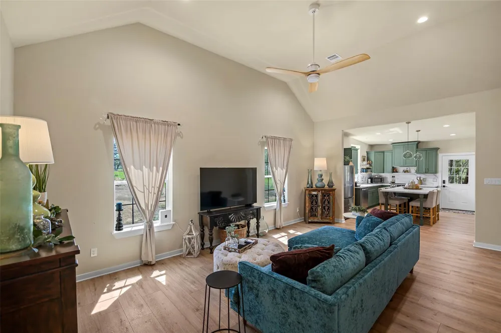 7278 Chadwick Hogan Road Chappell Hill, TX 77426