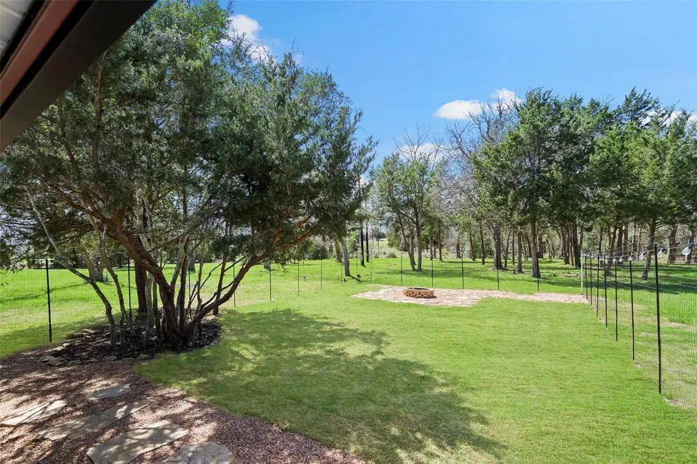 7278 Chadwick Hogan Road Chappell Hill, TX 77426