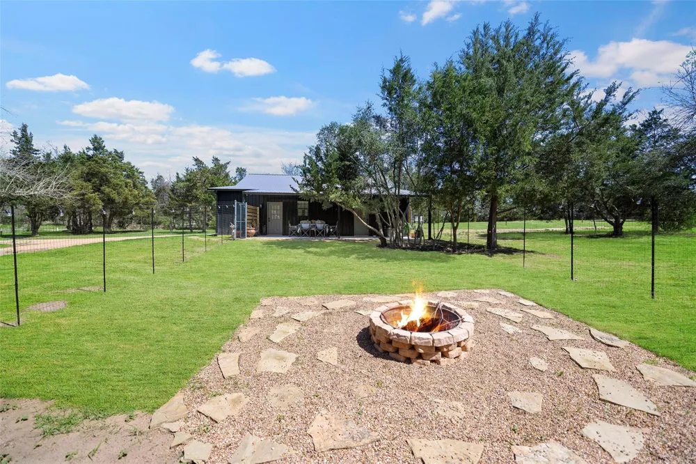 7278 Chadwick Hogan Road Chappell Hill, TX 77426