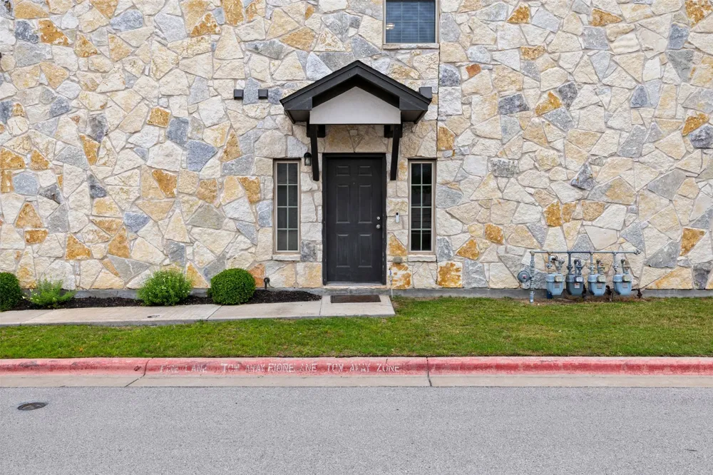 1615 Airedale Road Austin, TX 78748