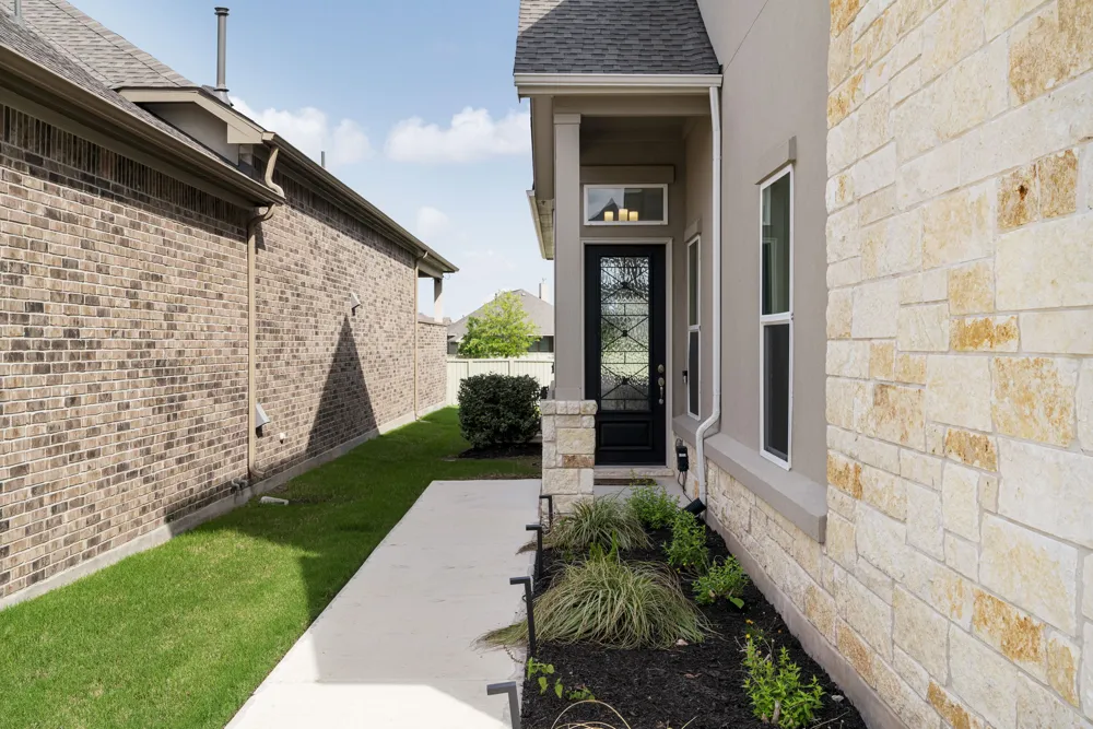 829 Faith Drive Liberty Hill, TX 78642