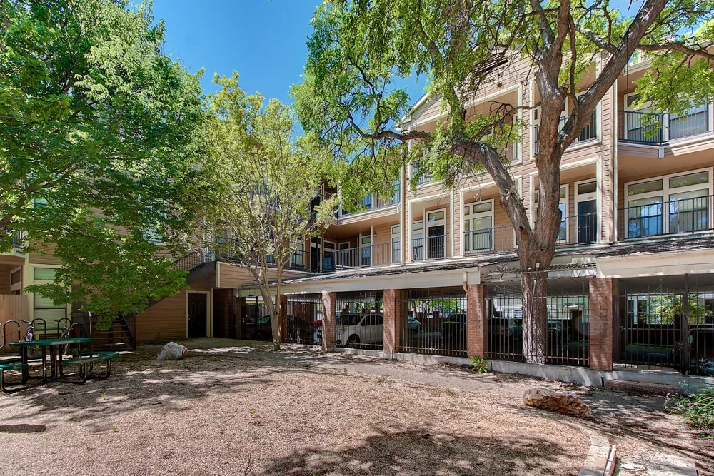2802 Nueces Street #101 Austin, TX 78705