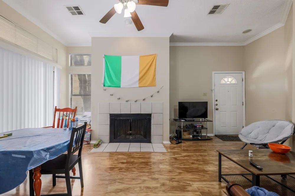 2802 Nueces Street #101 Austin, TX 78705
