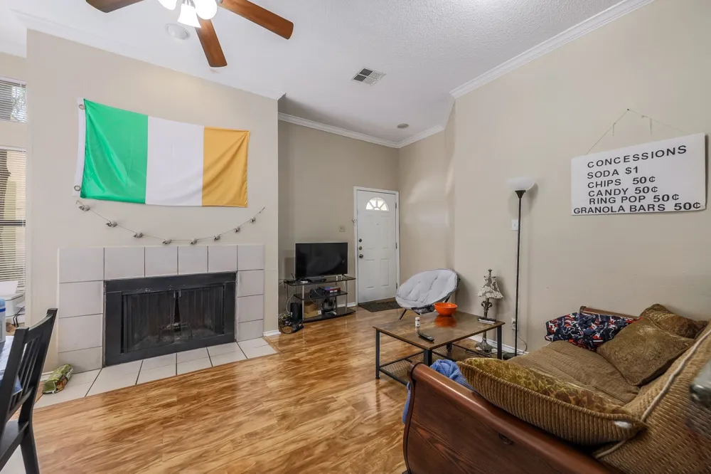 2802 Nueces Street #101 Austin, TX 78705