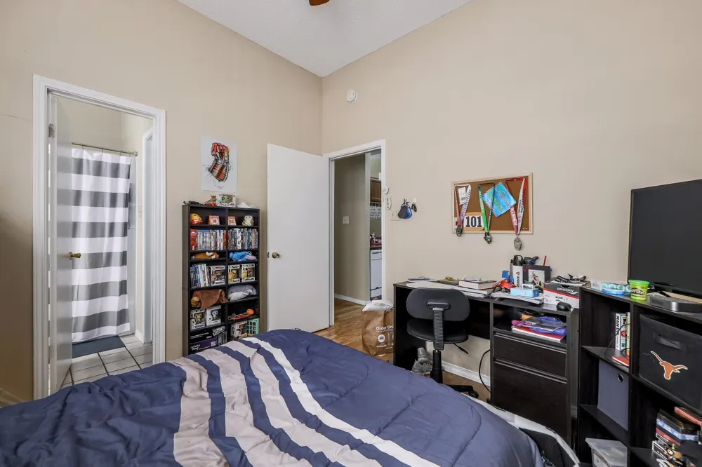 2802 Nueces Street #101 Austin, TX 78705