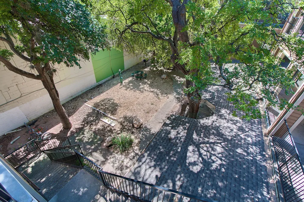 2802 Nueces Street #101 Austin, TX 78705