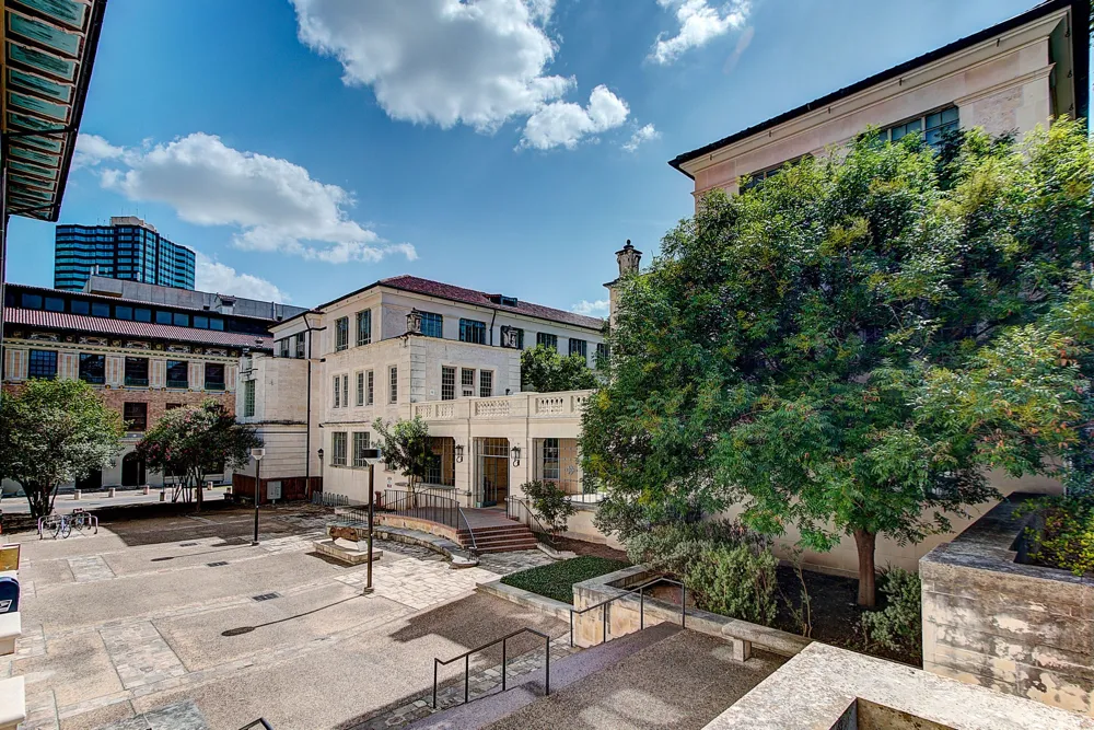 2802 Nueces Street #101 Austin, TX 78705