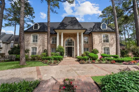15902 Guinstead Drive