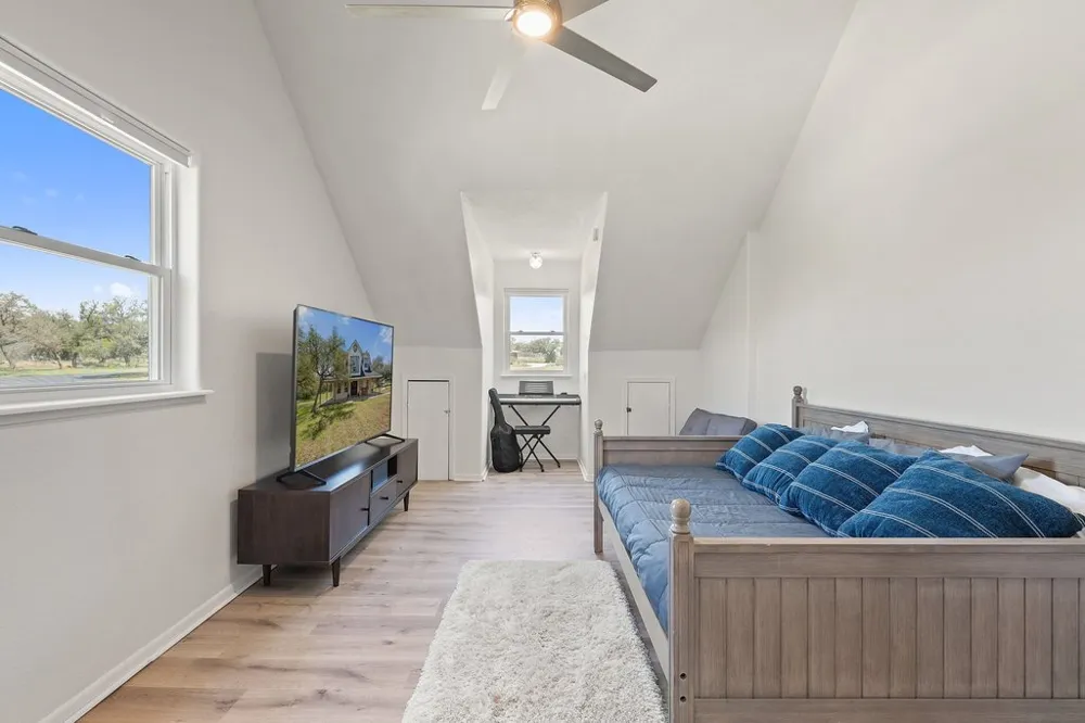 8139 Ozark Drive San Marcos, TX 78666