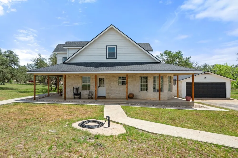 8139 Ozark Drive San Marcos, TX 78666