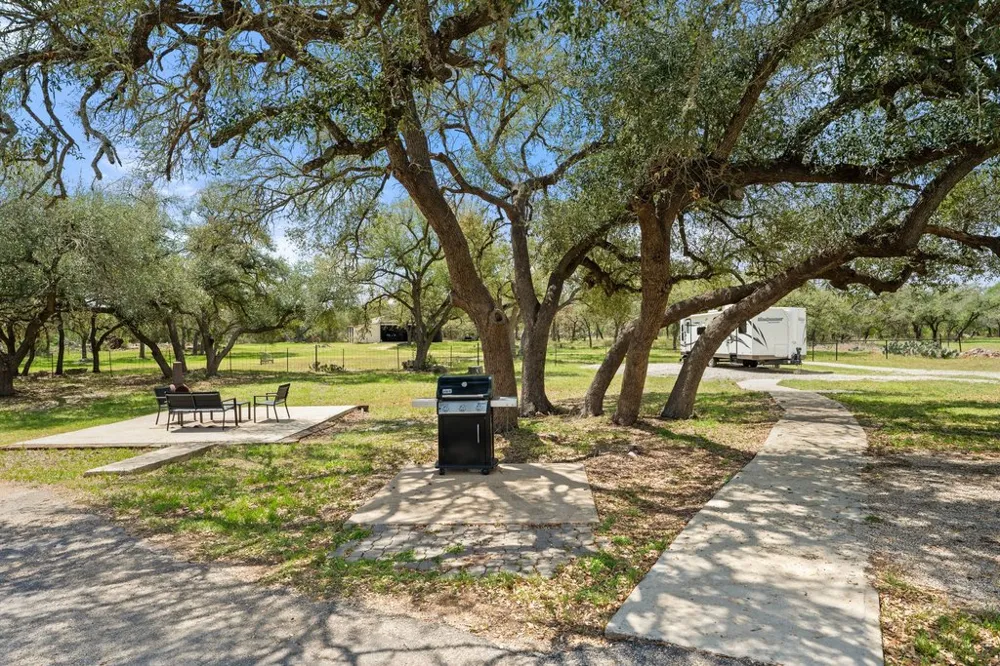 8139 Ozark Drive San Marcos, TX 78666