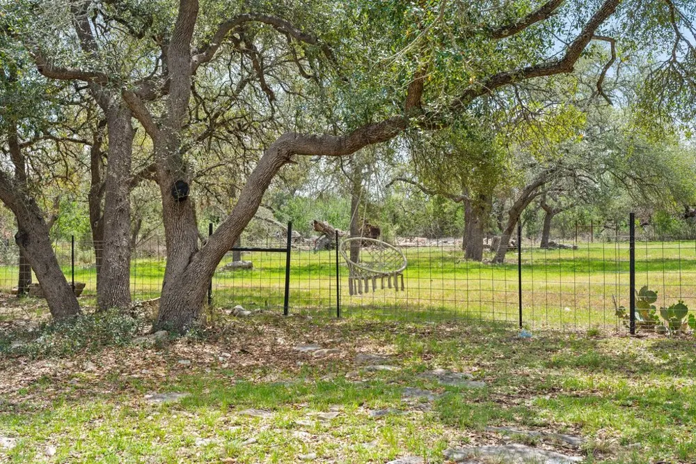8139 Ozark Drive San Marcos, TX 78666