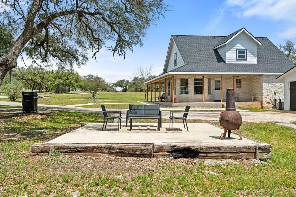 8139 Ozark Drive San Marcos, TX 78666