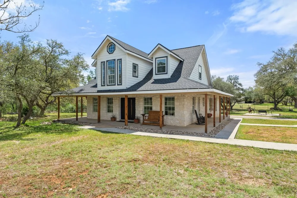8139 Ozark Drive San Marcos, TX 78666