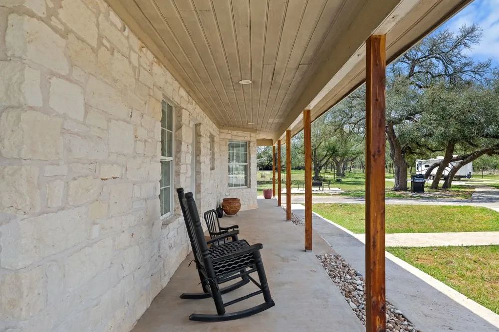 8139 Ozark Drive San Marcos, TX 78666