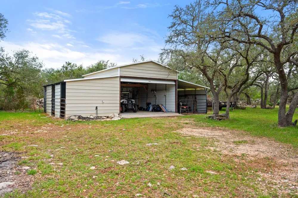 8139 Ozark Drive San Marcos, TX 78666