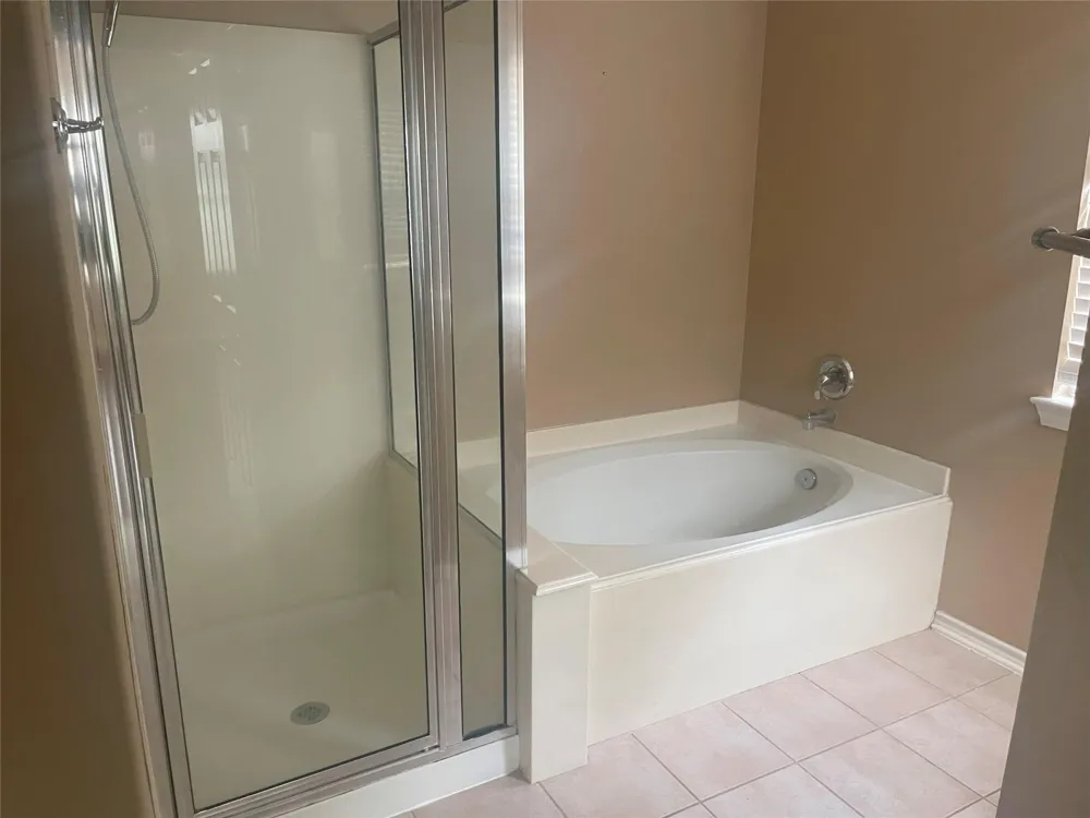 5815 Vinemont Lane Houston, TX 77084