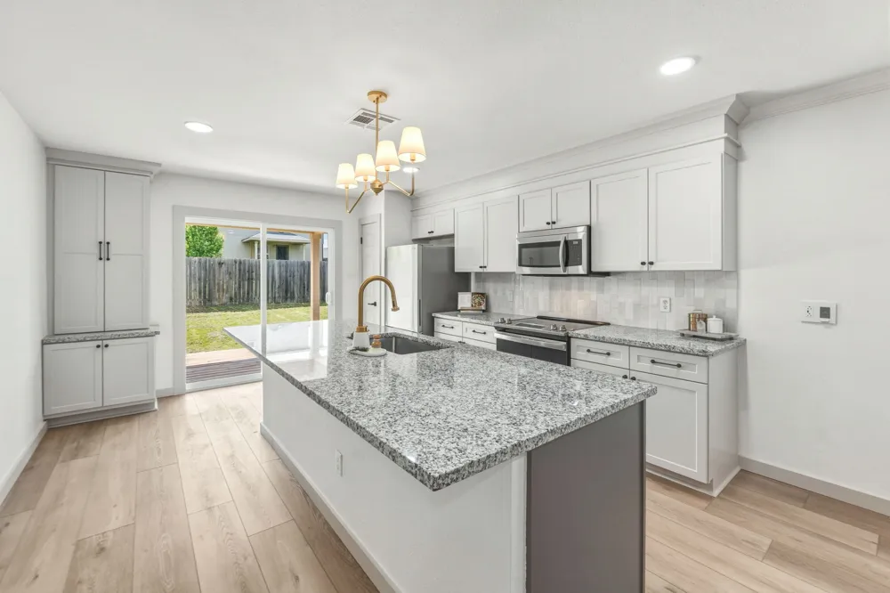 211 Banner Avenue Leander, TX 78641