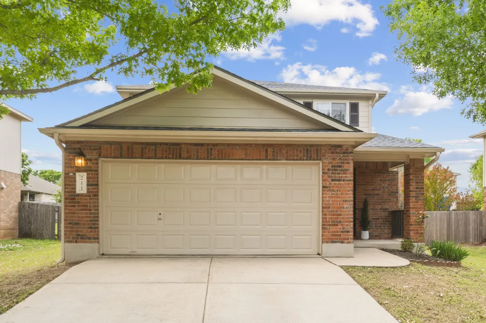 211 Banner Avenue Leander, TX 78641