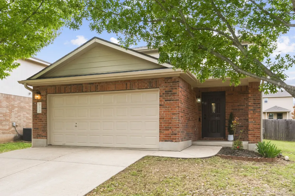 211 Banner Avenue Leander, TX 78641