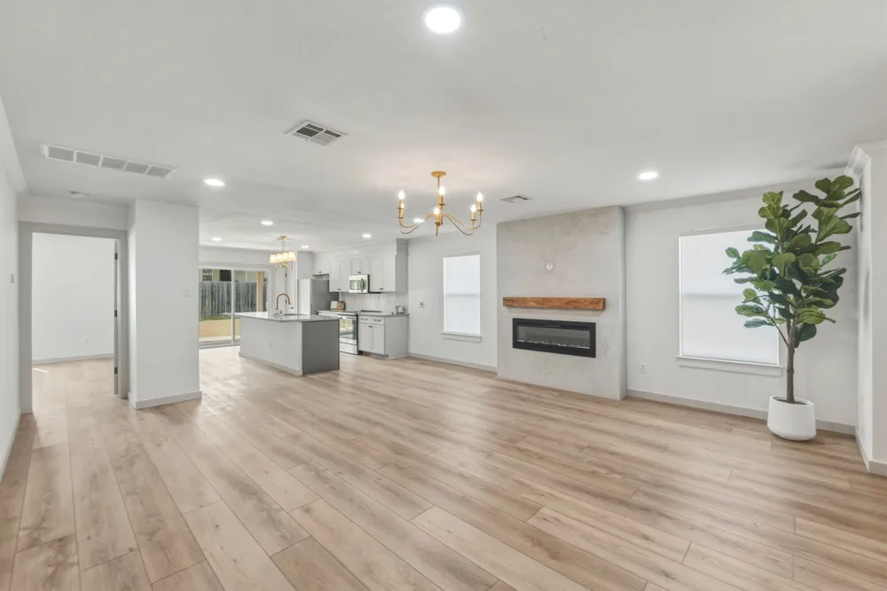 211 Banner Avenue Leander, TX 78641