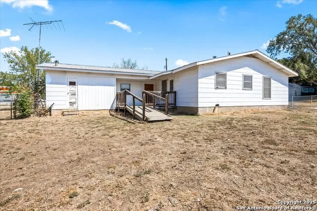 19239 McDonald Lytle, TX 78052