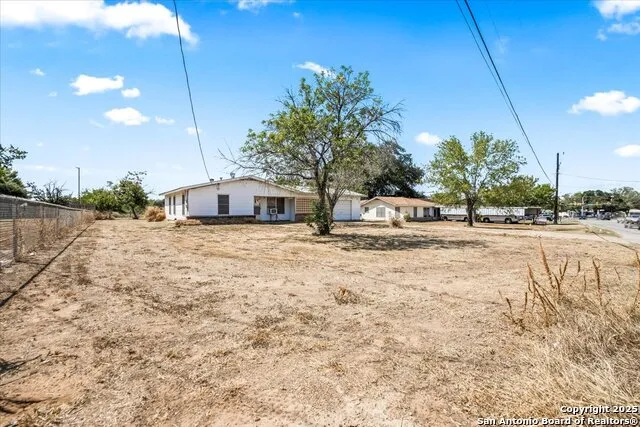 19239 McDonald Lytle, TX 78052