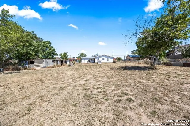 19239 McDonald Lytle, TX 78052